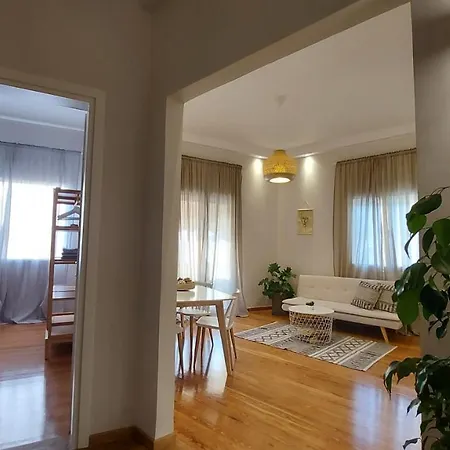 Onar Beachfront Residence, * Λουτράκι