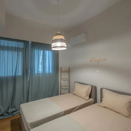 アパート Onar Beachfront Residence, ルートラキ