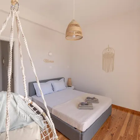 アパート Onar Beachfront Residence, ルートラキ