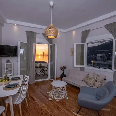Apartment Onar Beachfront Residence, Loutraki (Corinthia)