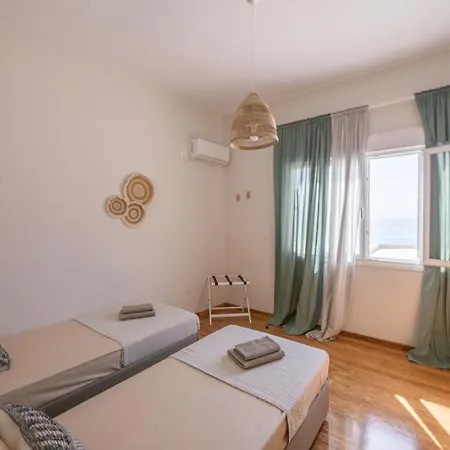 Apartment Onar Beachfront Residence,