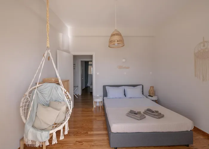 Onar Beachfront Residence, *